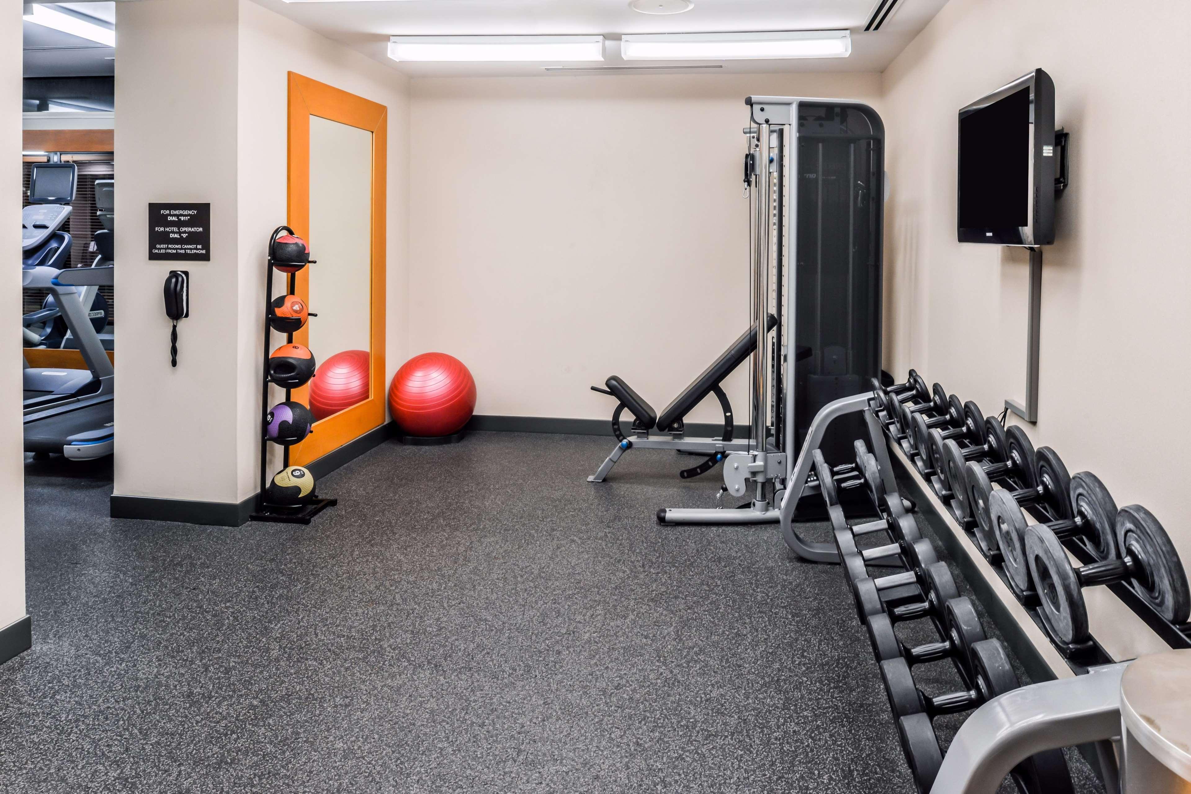Hilton Garden Inn Detroit Southfield Bagian luar foto