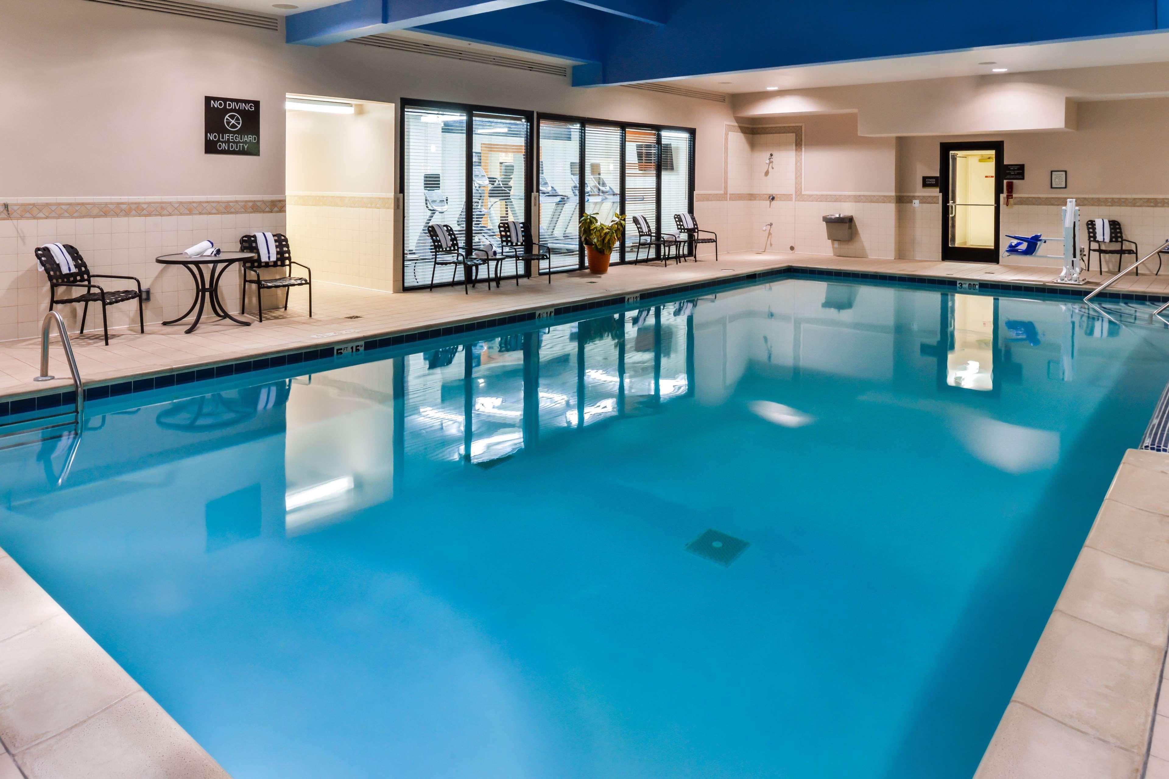 Hilton Garden Inn Detroit Southfield Bagian luar foto