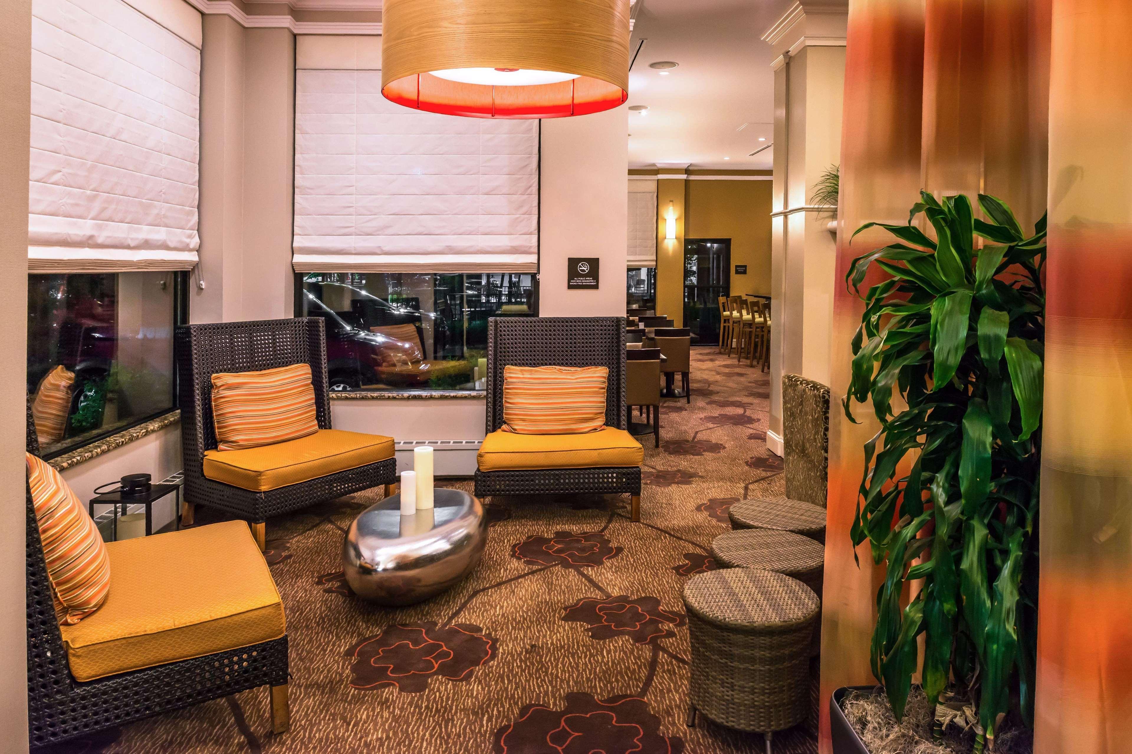 Hilton Garden Inn Detroit Southfield Bagian luar foto