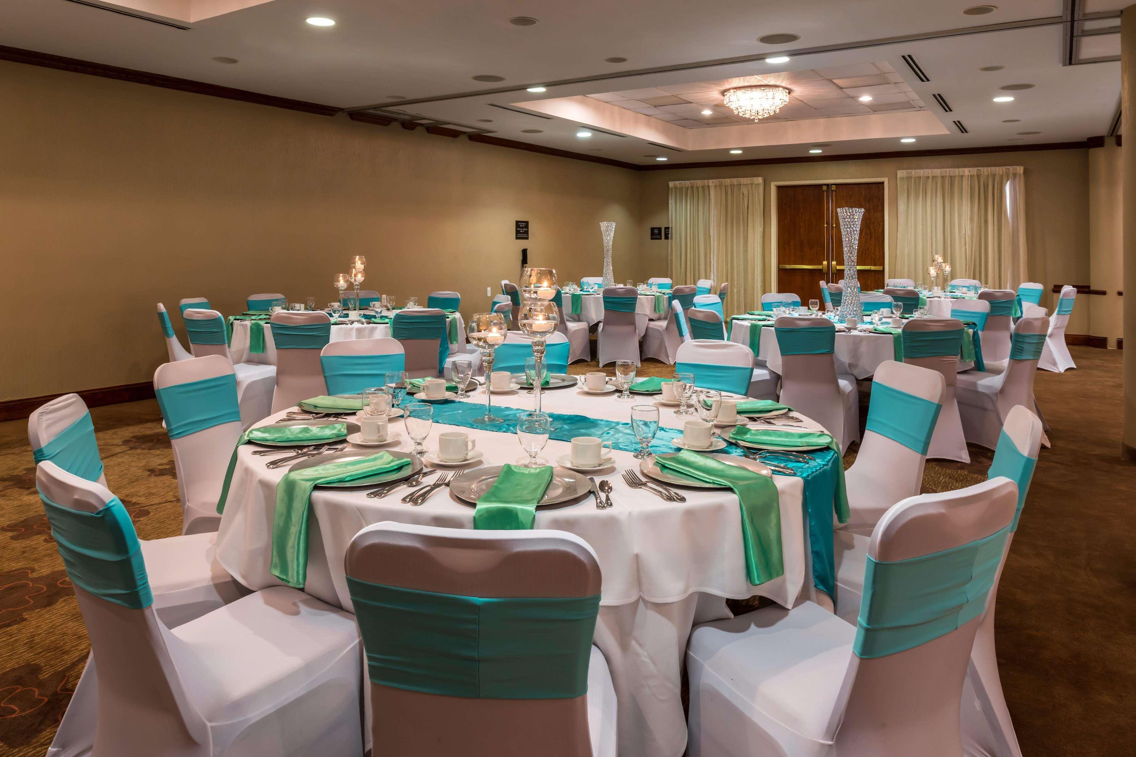 Hilton Garden Inn Detroit Southfield Bagian luar foto