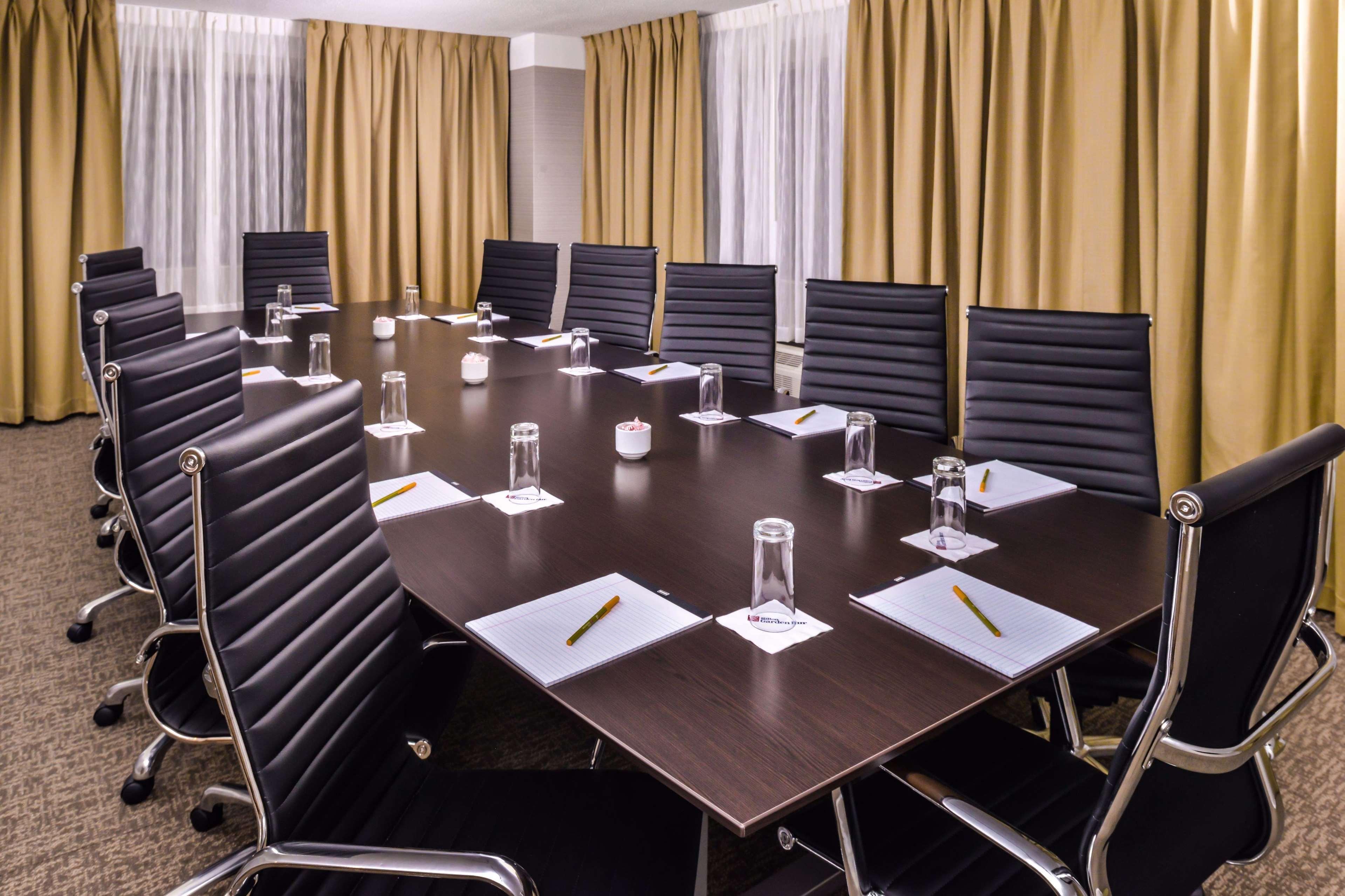 Hilton Garden Inn Detroit Southfield Bagian luar foto