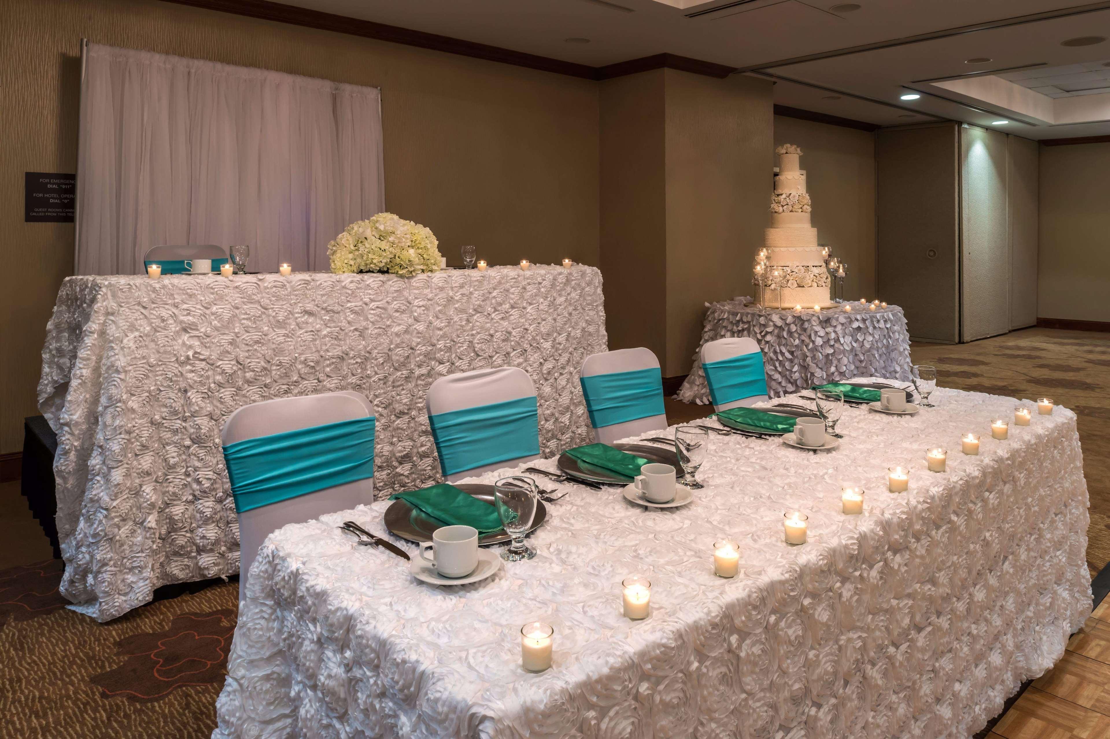 Hilton Garden Inn Detroit Southfield Bagian luar foto