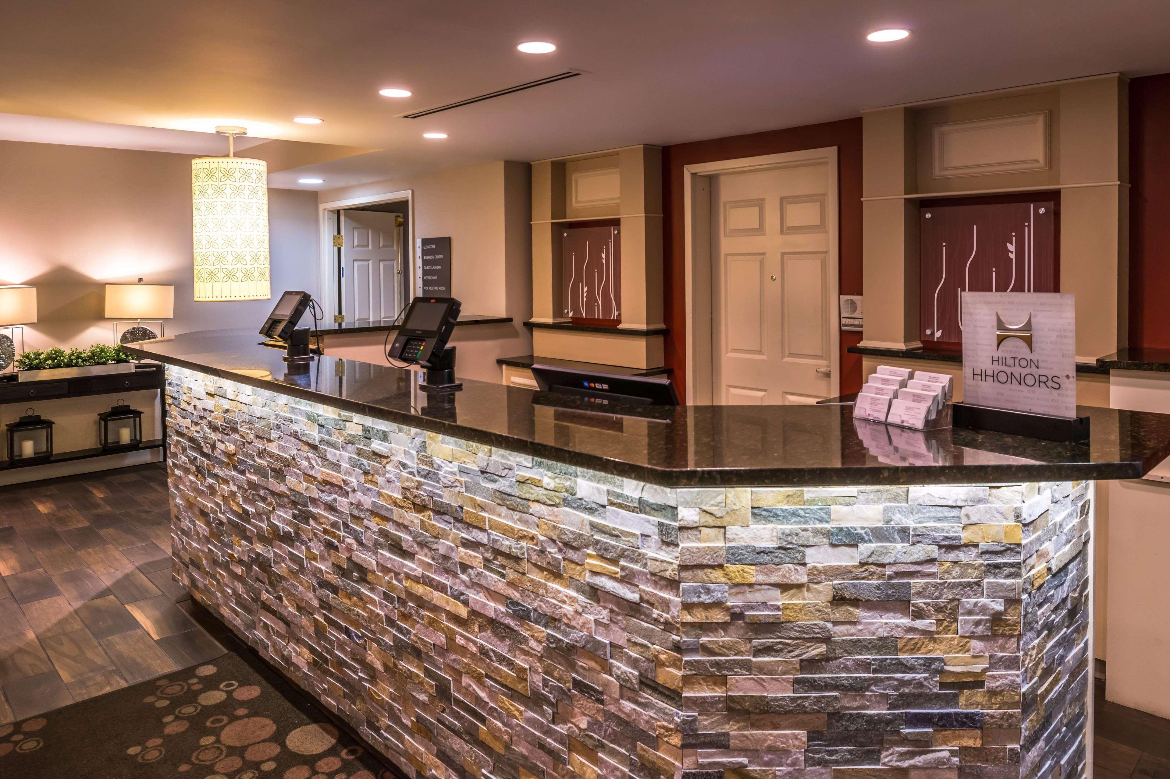 Hilton Garden Inn Detroit Southfield Bagian luar foto