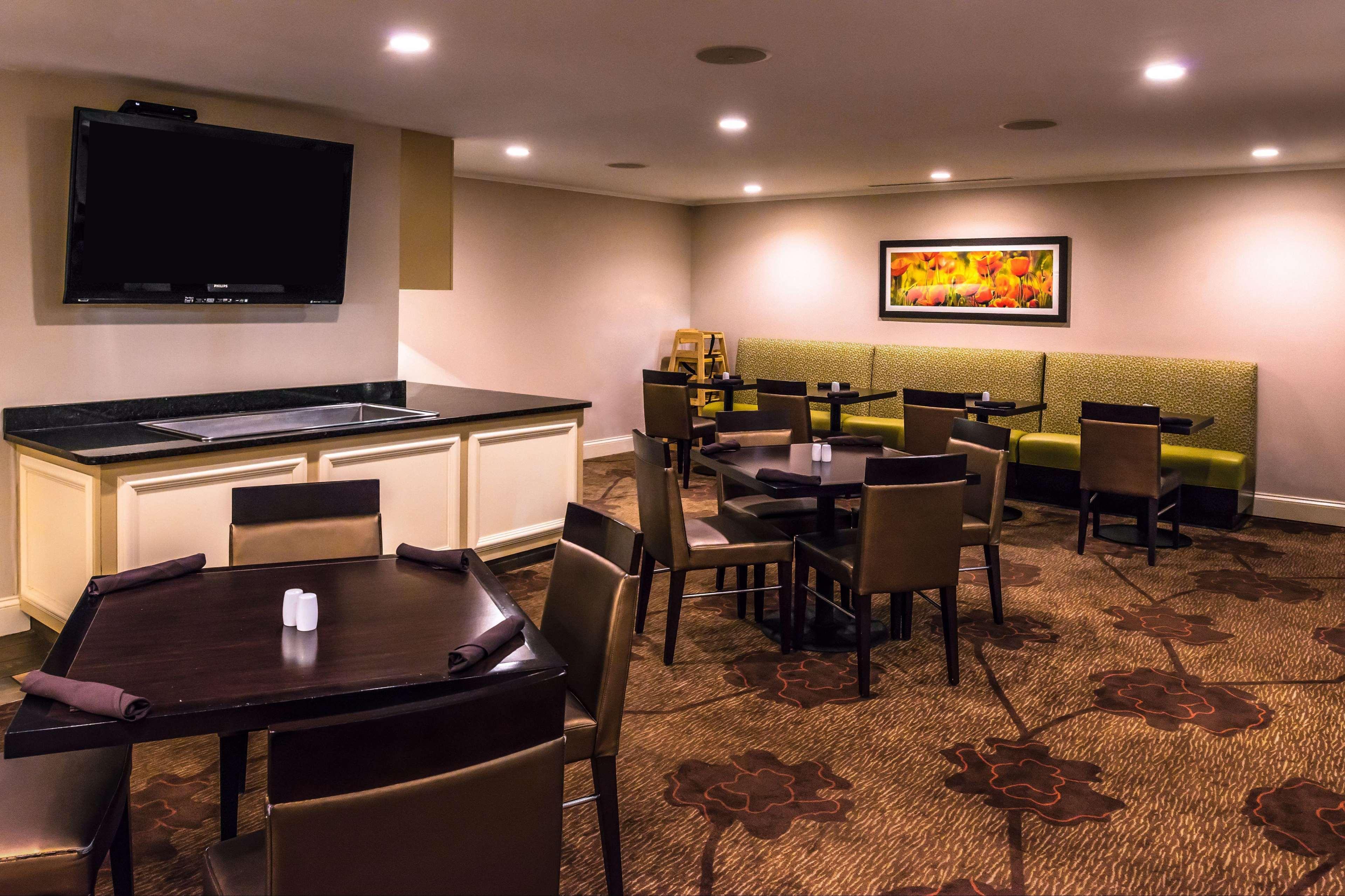Hilton Garden Inn Detroit Southfield Bagian luar foto