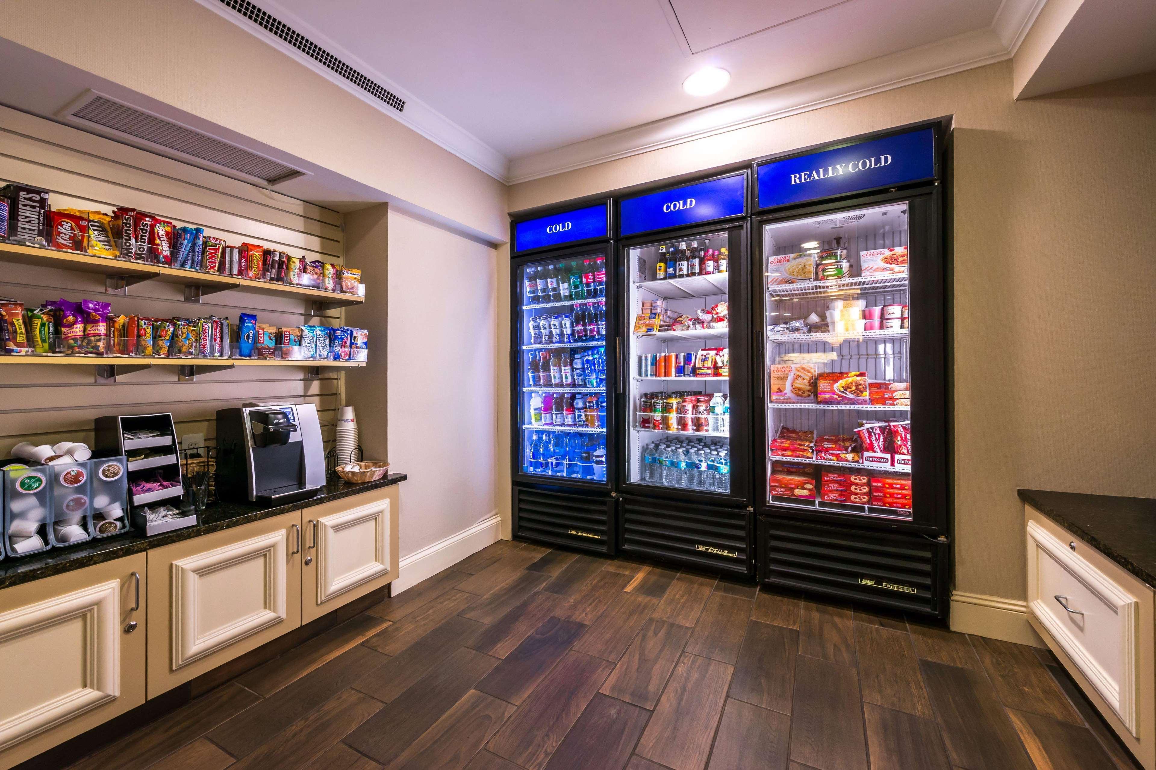 Hilton Garden Inn Detroit Southfield Bagian luar foto