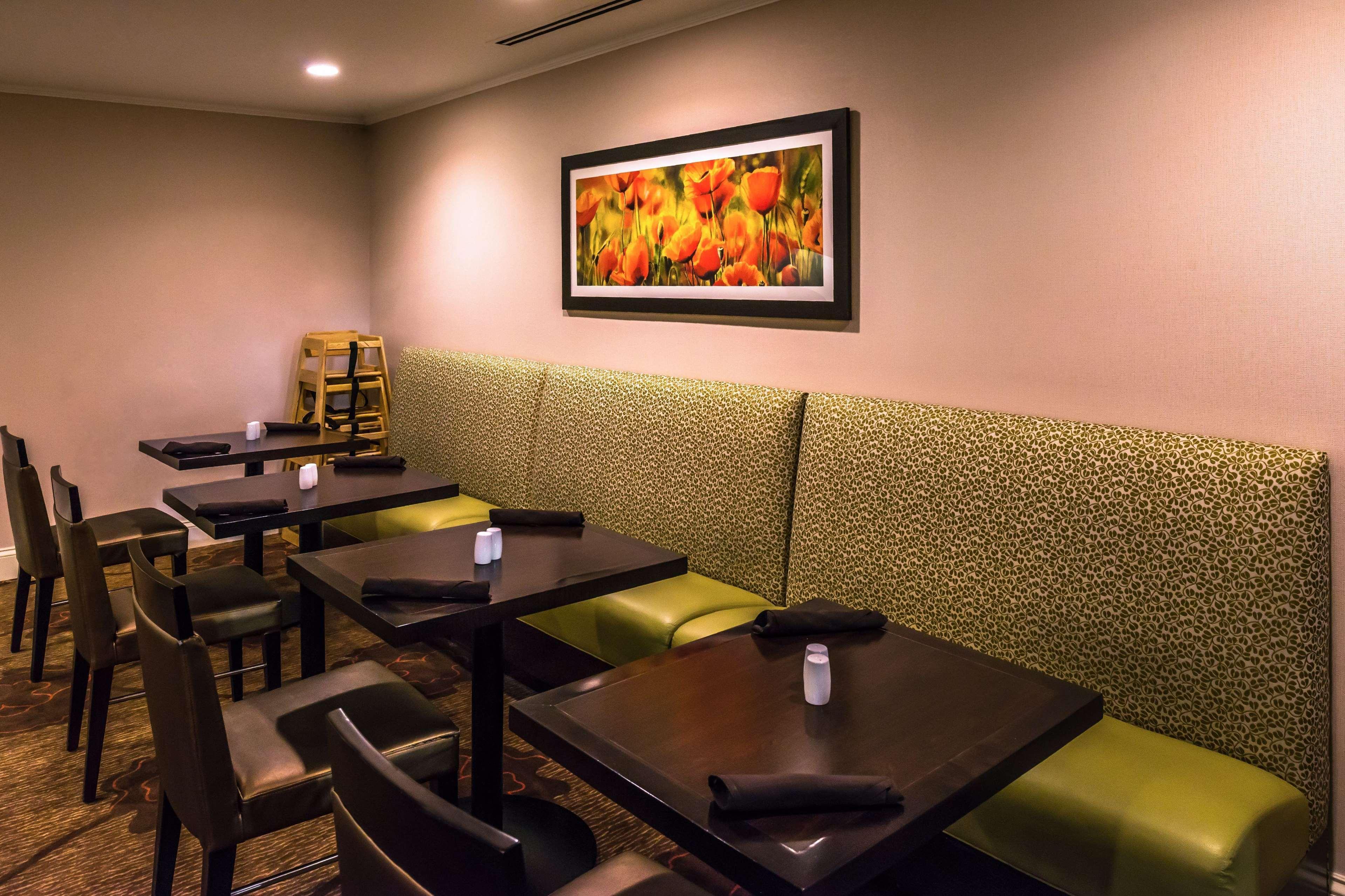 Hilton Garden Inn Detroit Southfield Bagian luar foto