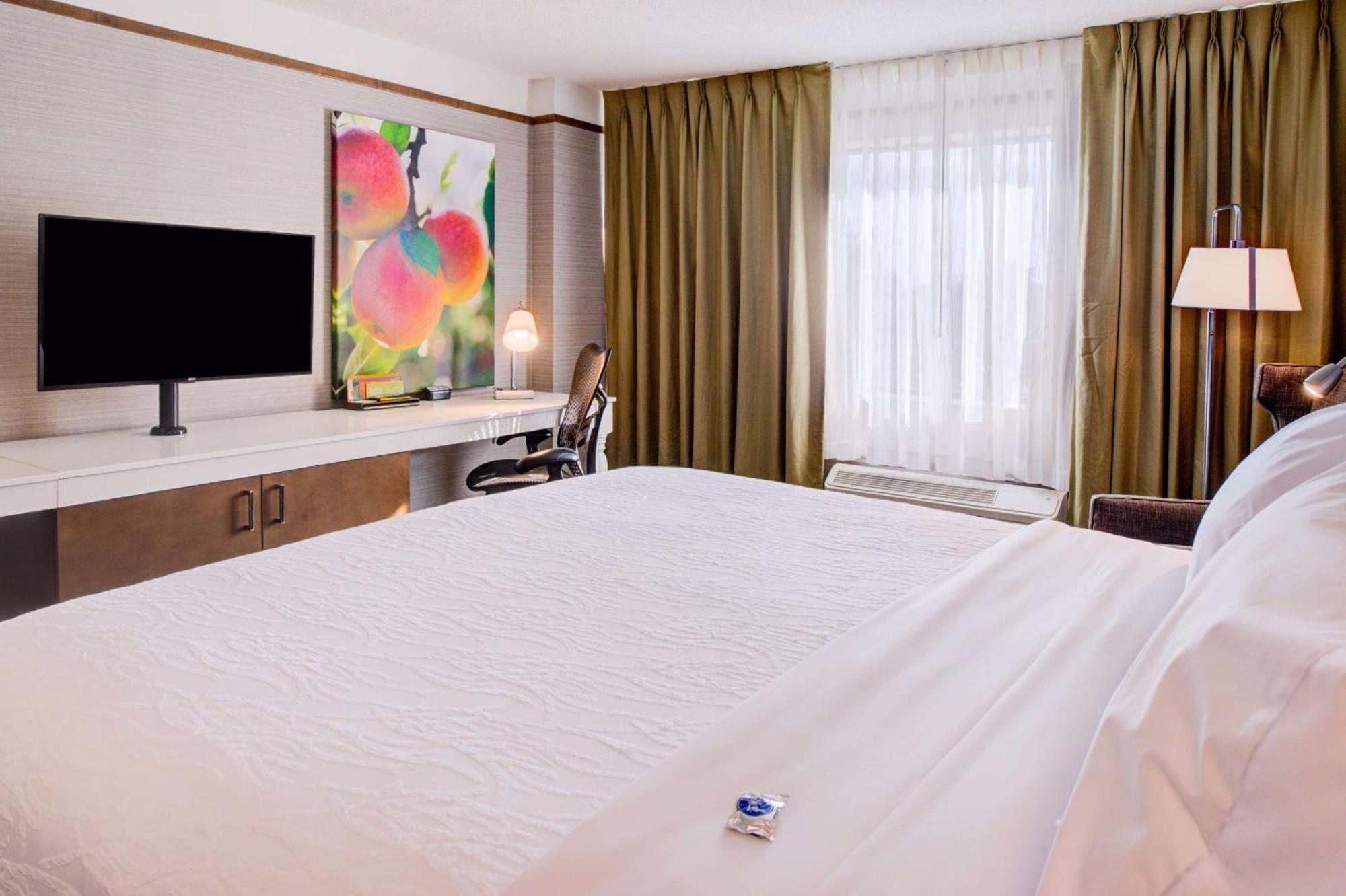Hilton Garden Inn Detroit Southfield Bagian luar foto