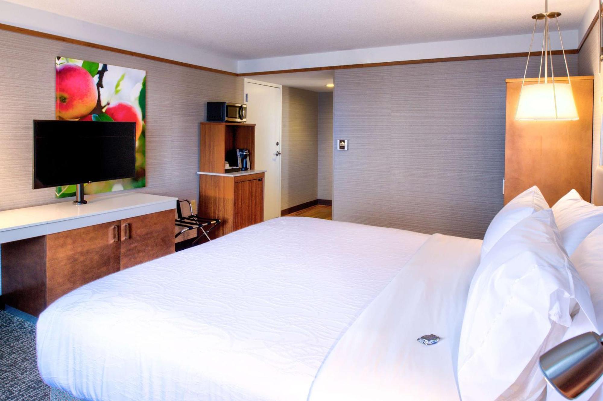 Hilton Garden Inn Detroit Southfield Bagian luar foto