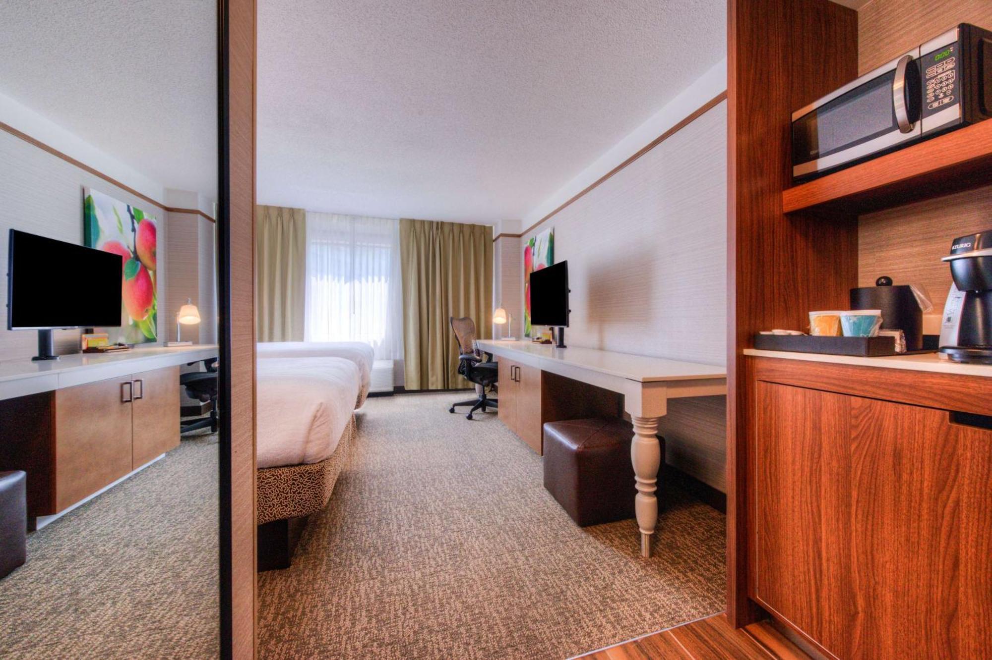 Hilton Garden Inn Detroit Southfield Bagian luar foto