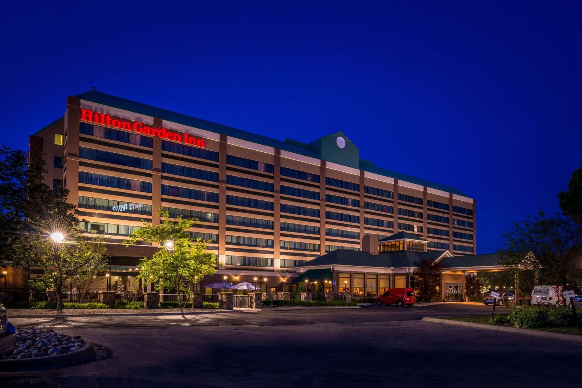 Hilton Garden Inn Detroit Southfield Bagian luar foto