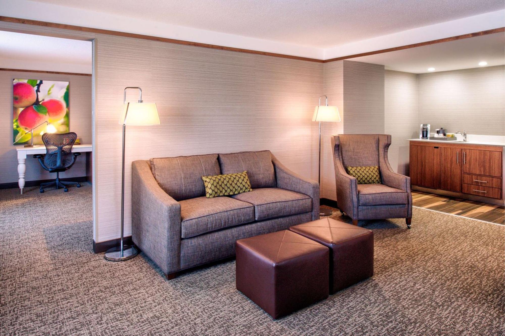 Hilton Garden Inn Detroit Southfield Bagian luar foto